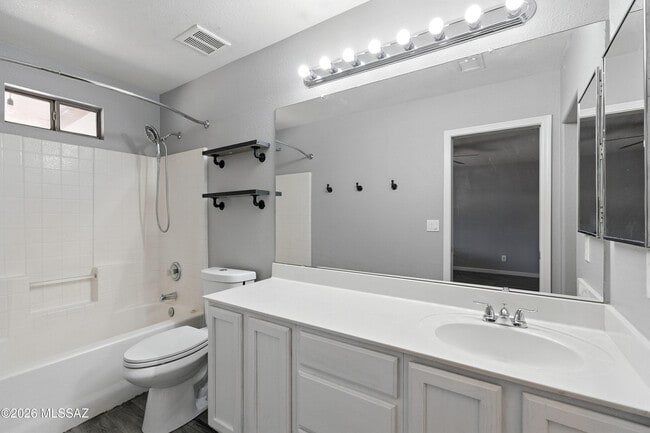 Building Photo - 8515 Placita De Lorena