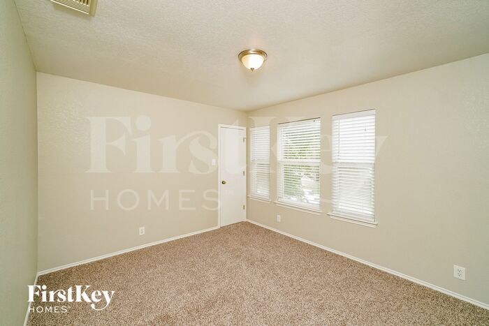 Building Photo - 11719 Paddlebrook