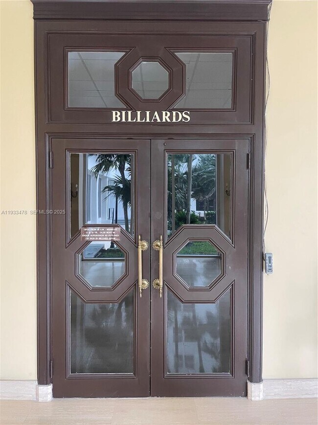 Building Photo - 2030 S Ocean Dr