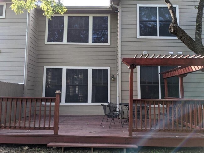 Building Photo - 4501 Whispering Valley Dr