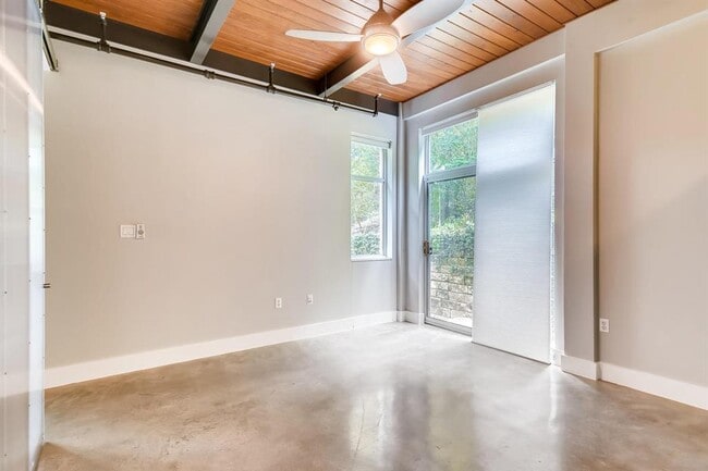 Building Photo - 2205 N Lamar Blvd