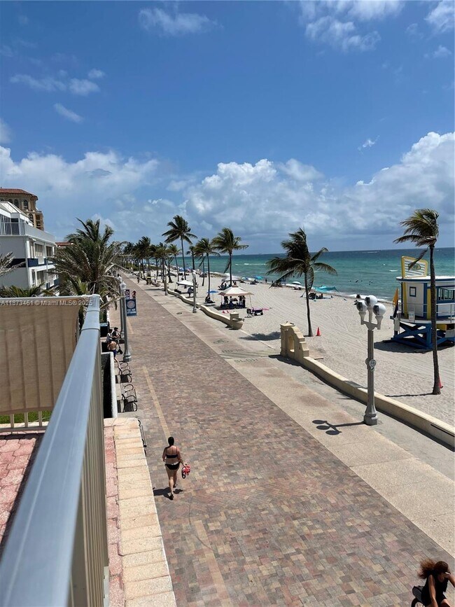 Building Photo - 3111 N Ocean Dr