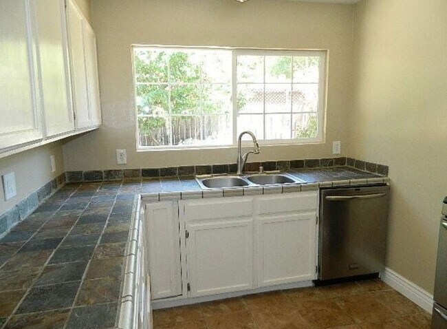 Building Photo - Concord, Holbrook Heights Charming 3-Bed, 2-Bath Home - 16 Month Lease