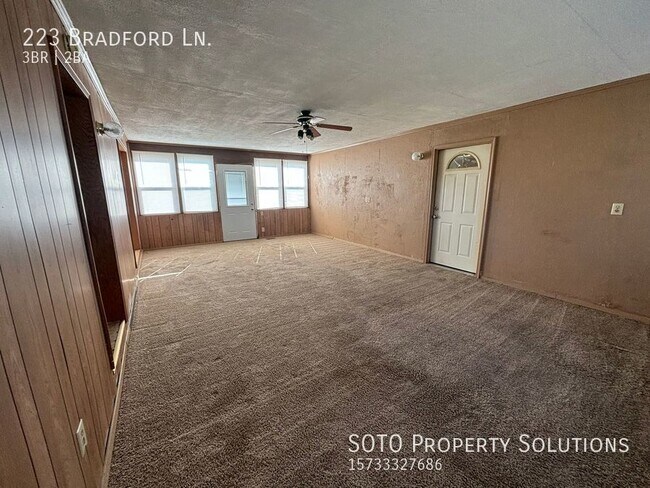 Building Photo - 3BD/2BA Pet-Friendly Home in Oak Ridge