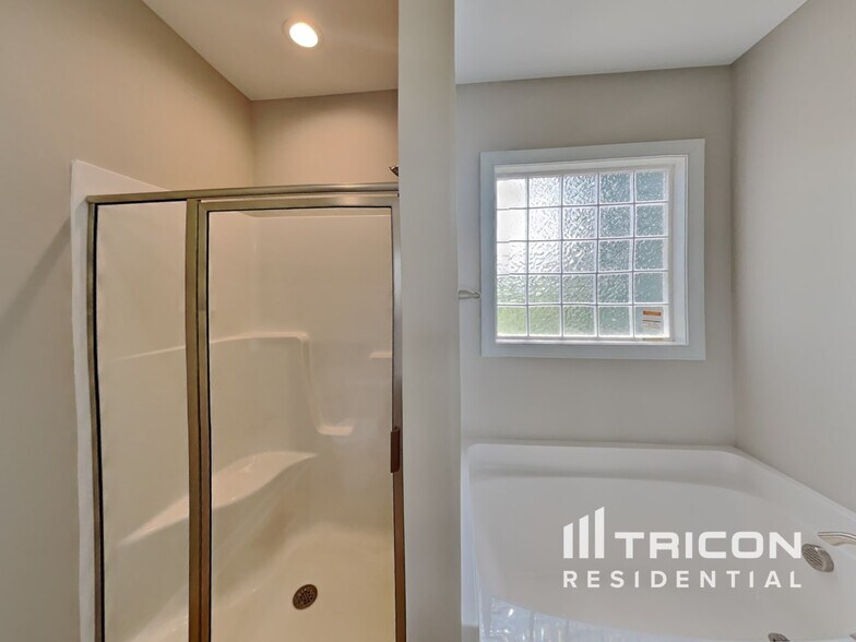 Building Photo - 119 Lasswade Ct
