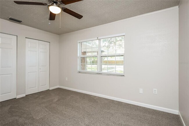 Building Photo - 104 Lighter Log Ln