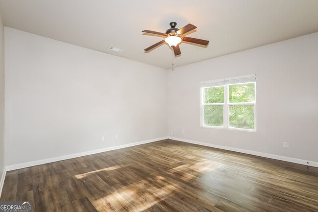 Building Photo - 1845 Simmons Ln