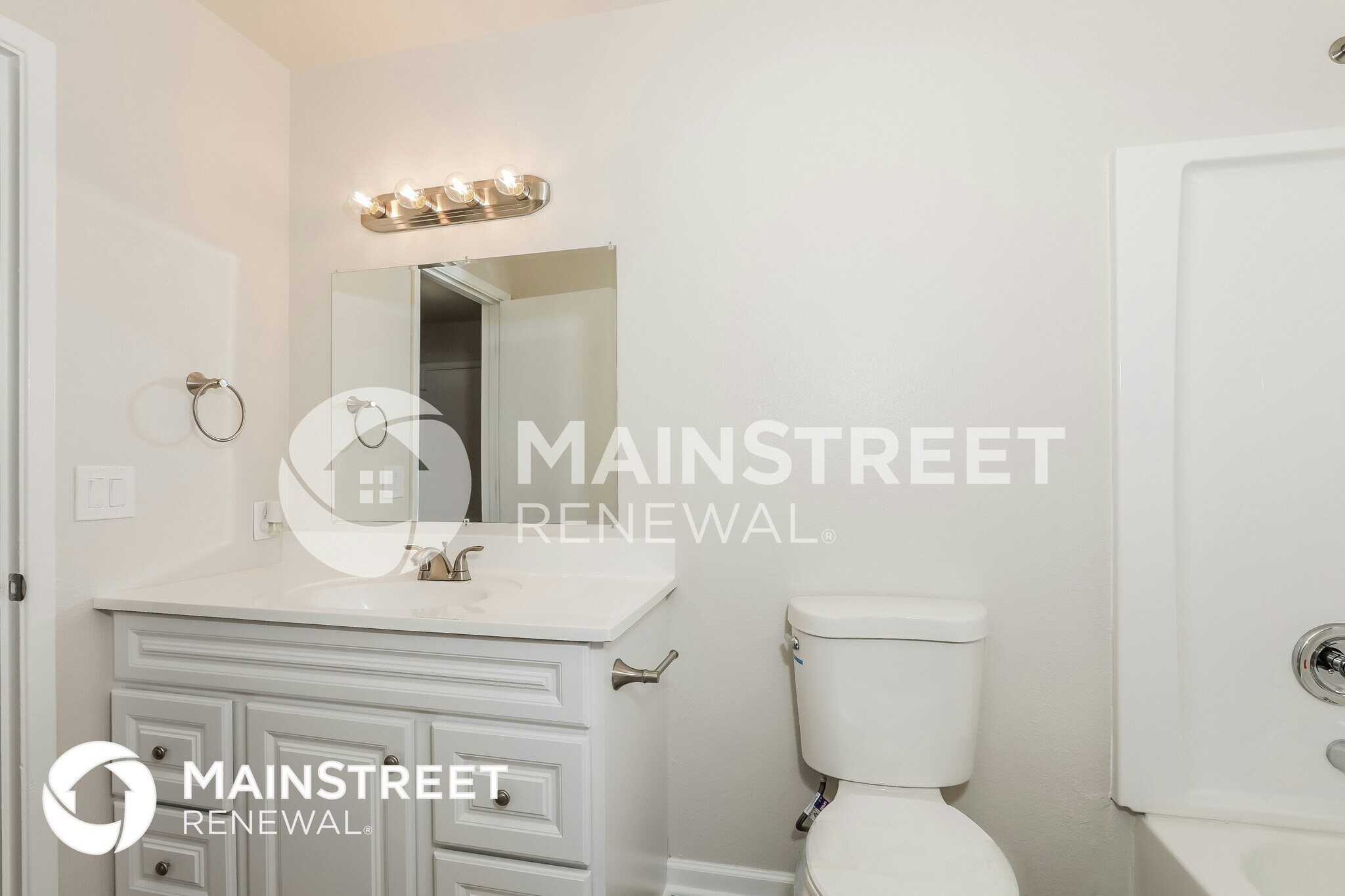 Building Photo - 921 S Val Vista Dr