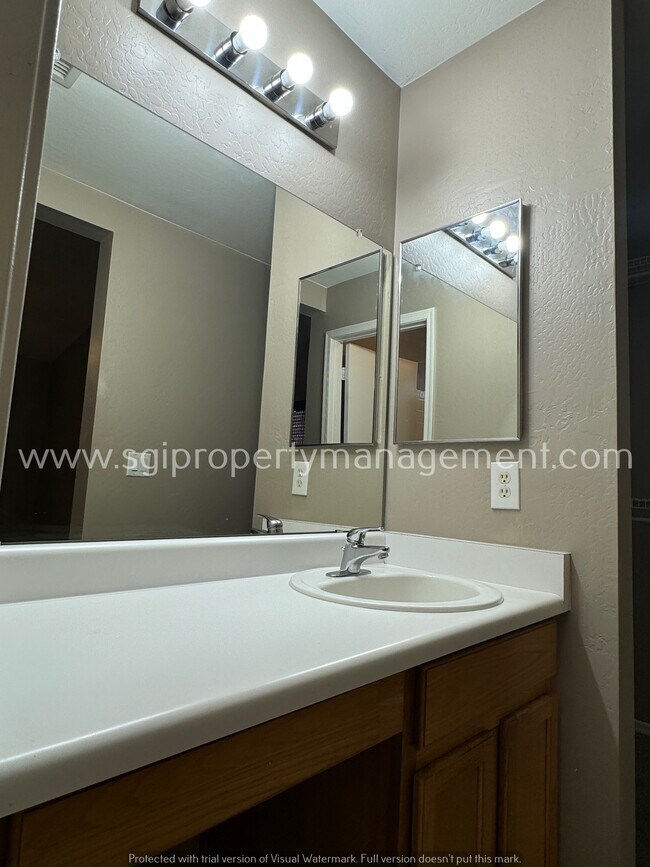 Building Photo - 3 Bedroom El Mirage home