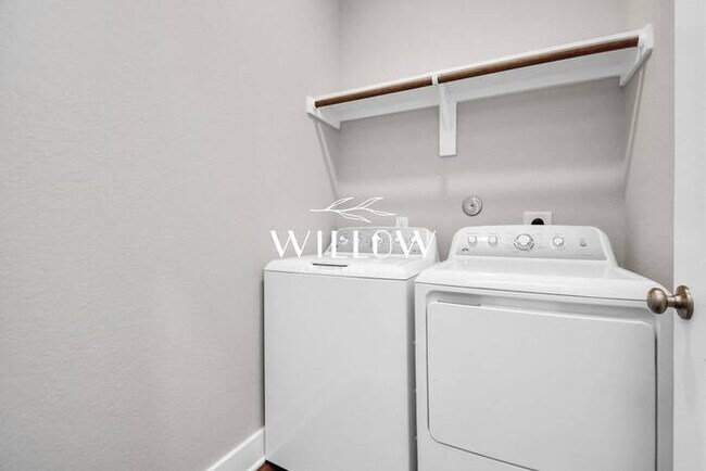 Building Photo - Spacious 4-Bedroom Home in a GREAT Community!
