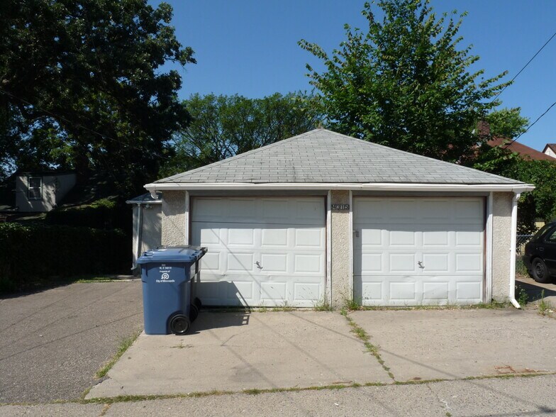 Building Photo - 4315 Cedar Ave S