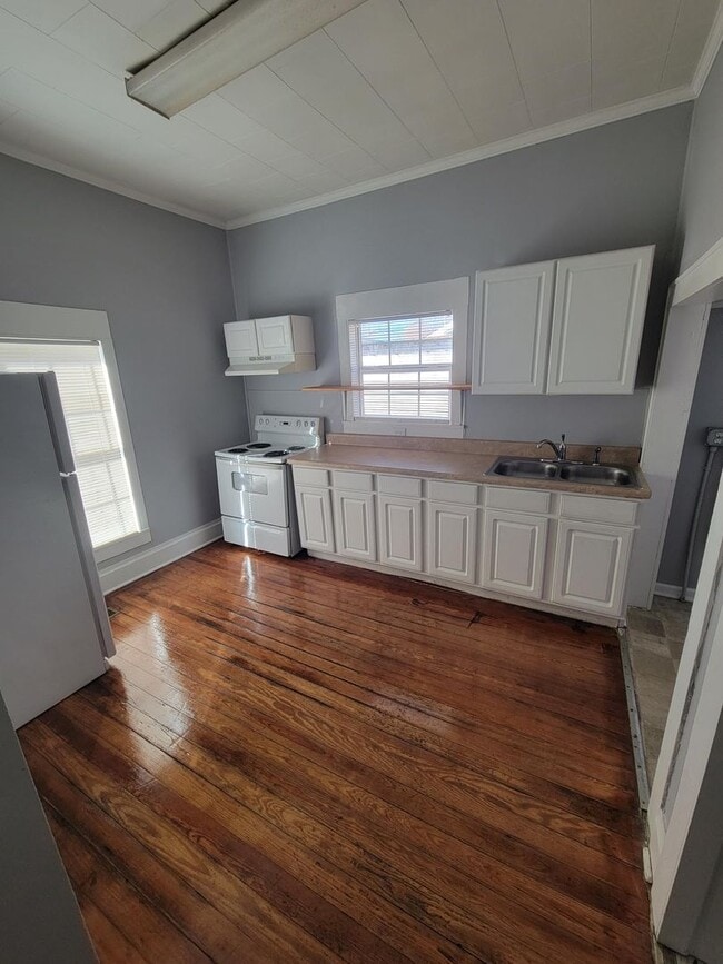 Building Photo - 2 Bedroom/1Bath Home Located  in Burlington, NC! APPLY NOW