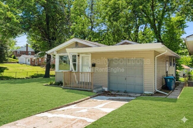 Building Photo - 2502 McLaran Ave