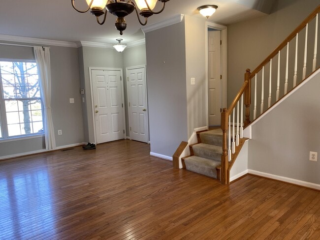 Building Photo - 13851 Palisades St