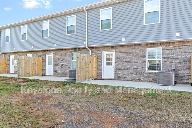 Building Photo - 580 Heritage Pointe Dr
