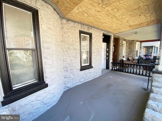 Building Photo - 1426 W Rockland St