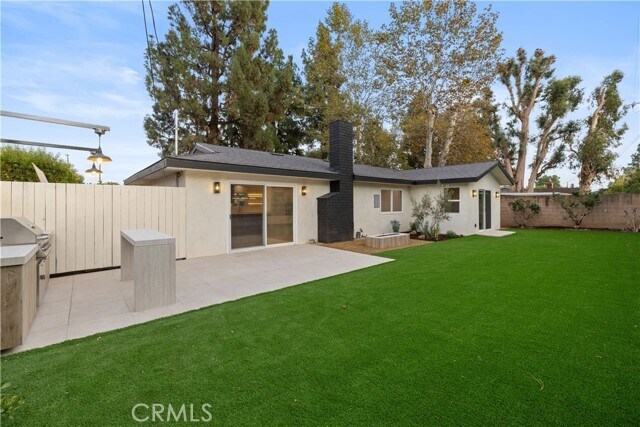 Building Photo - 7663 Sedan Ave