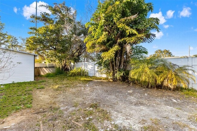 Building Photo - 2008 Oakwood Ave