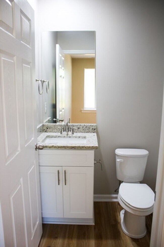 Building Photo - 211 Bundrum Dr NW