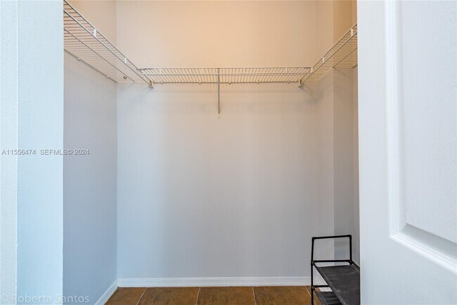 Building Photo - 2080 S Ocean Dr