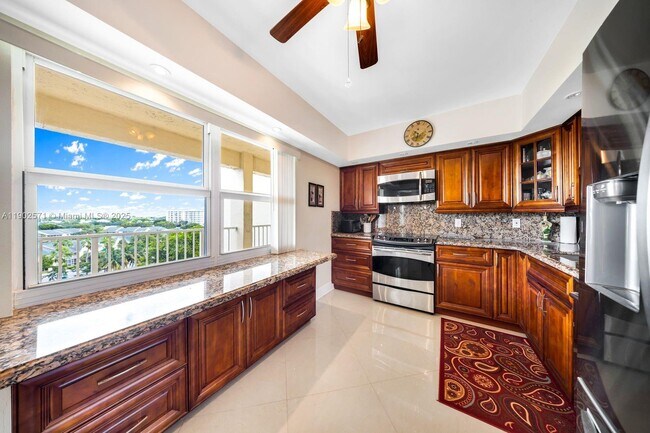 Building Photo - 3095 N Course Dr