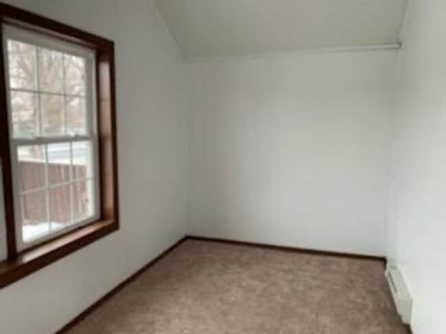 Building Photo - Adorable 4 Bed 2 Bath Home