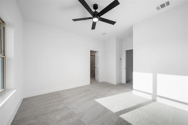 Building Photo - 4404 Elm Spgs St