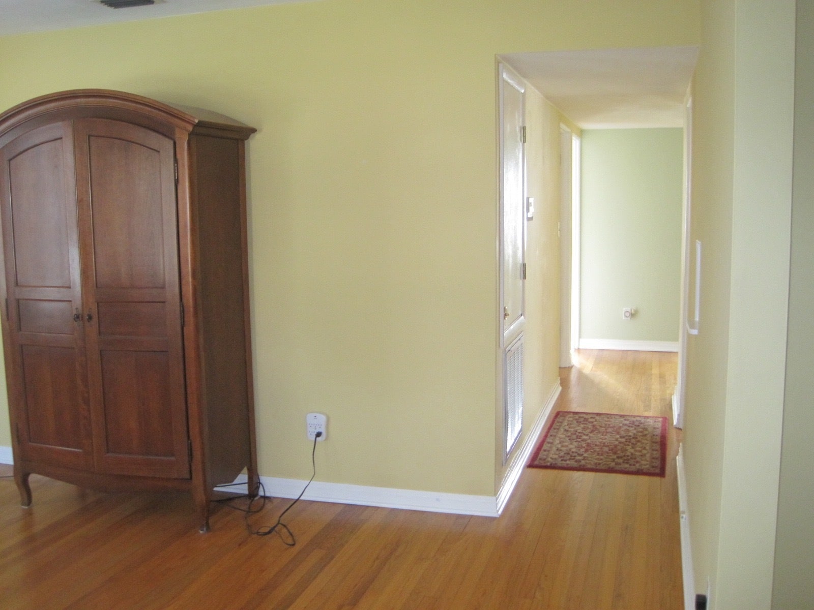 hall - 612 Stetson St