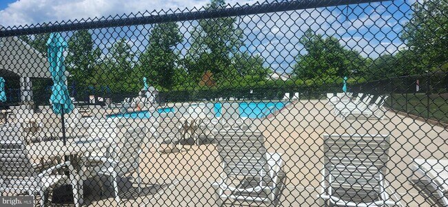 Building Photo - 2 Marchesi Dr