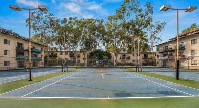 Building Photo - 5460 White Oak Ave