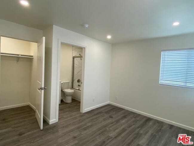 Building Photo - 4832 Rosewood Ave