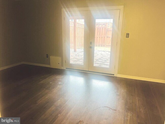 Building Photo - 8024 Hollow Reed Ct