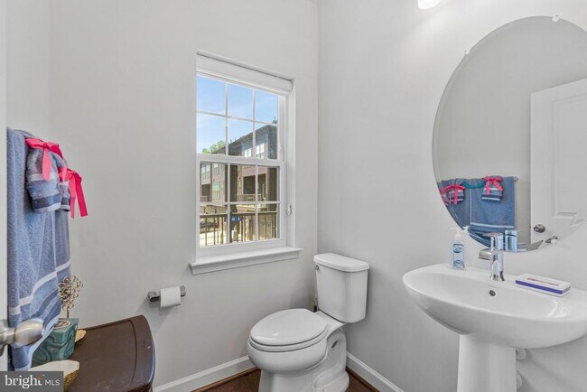 Building Photo - 4402 Fair Lakes Ct
