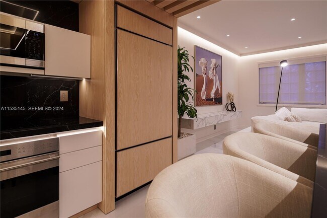 Building Photo - 19115 Fisher Island Dr