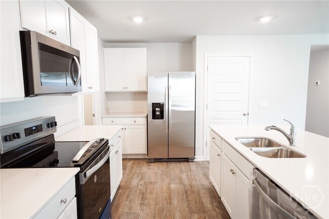 Building Photo - 102 Red Admiral Ln