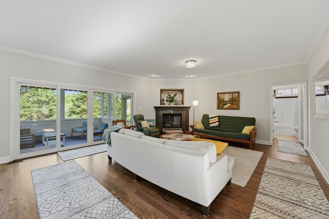 Building Photo - Stunning 4BR Home in Cascade Falls – Modern Upgrades & EV Ready!