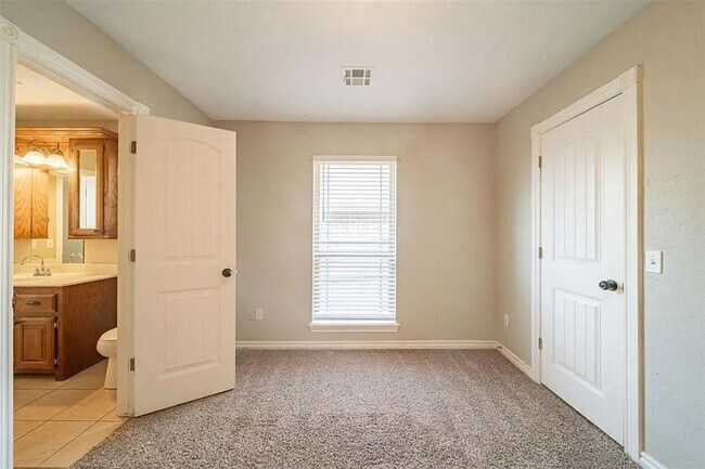 Building Photo - 1105 Kelsi Dr