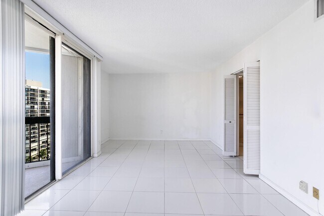 Building Photo - 2425 Presidential Way