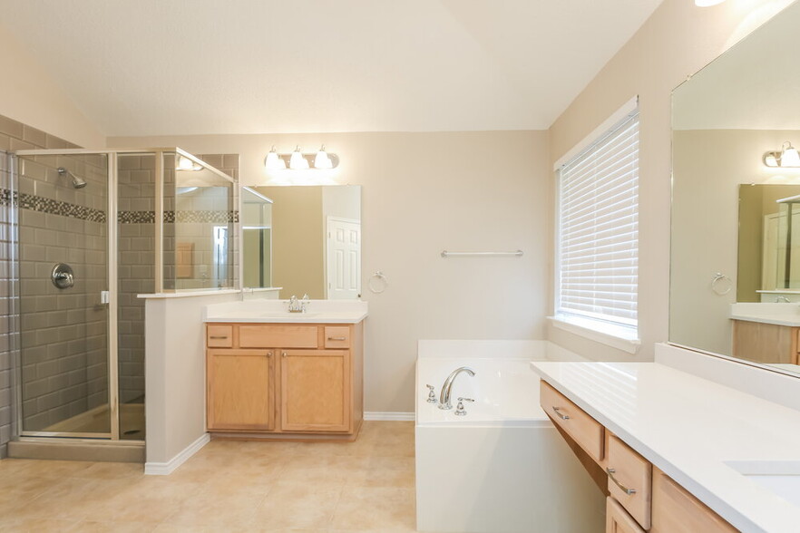 Building Photo - 6212 Bowin Dr