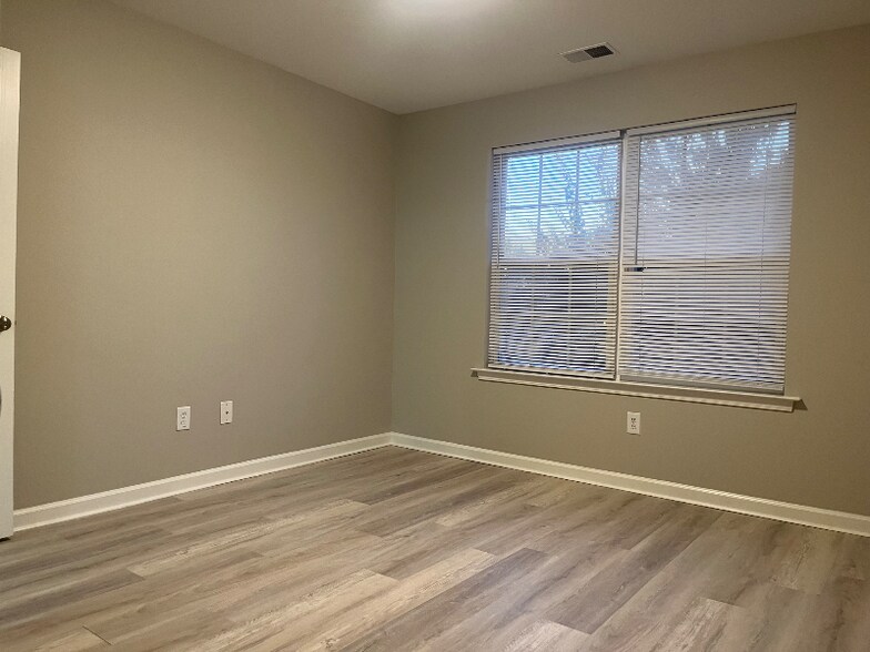 Building Photo - 138 Cambridge Dr