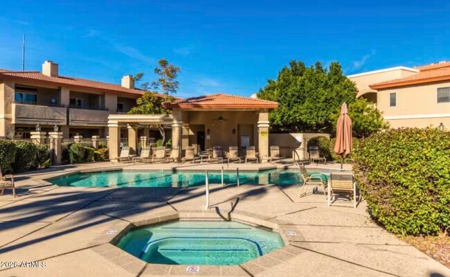 Building Photo - 10232 N 12th Ct