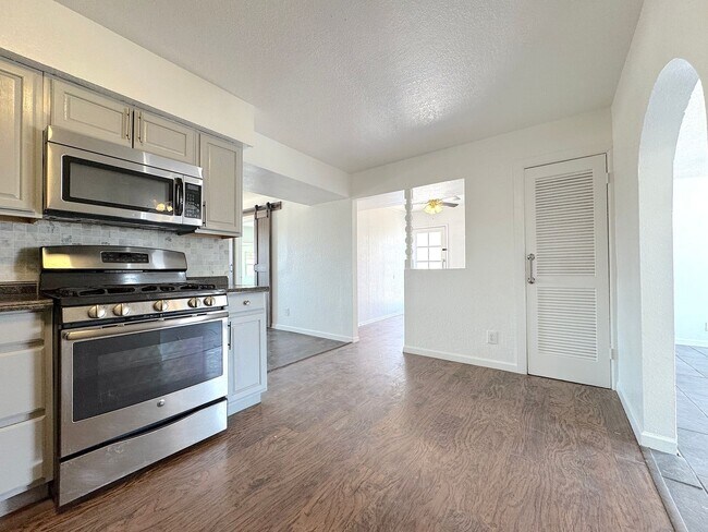 Building Photo - Northeast El Paso 4 Bed Refrig A/C