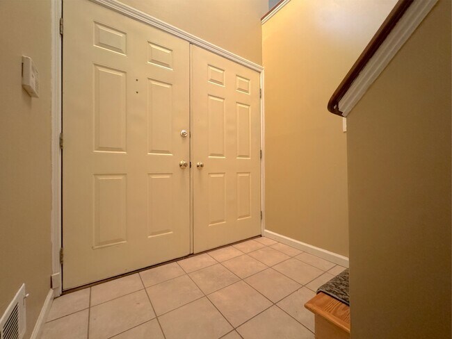 Building Photo - 400 Windham Ave