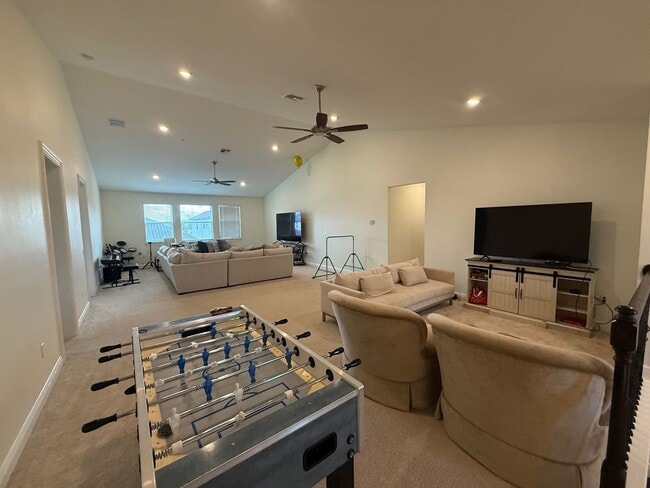 Building Photo - 7 bedroom/6 bath Dr. Phillips Home