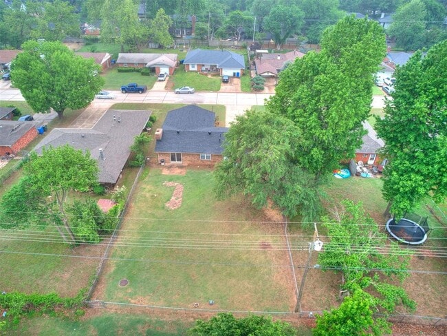 Building Photo - 1639 Westbrooke Terrace