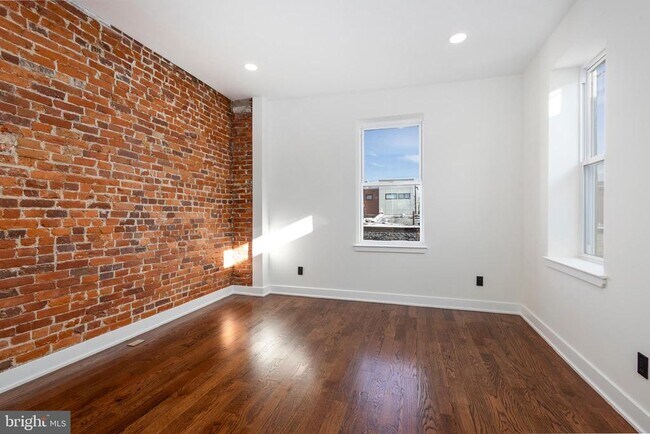 Building Photo - 1613 N 33rd St