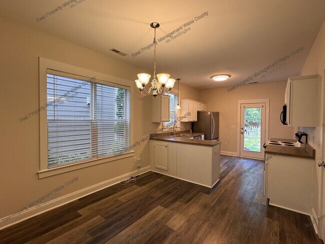 Building Photo - 10908 Connally Ln