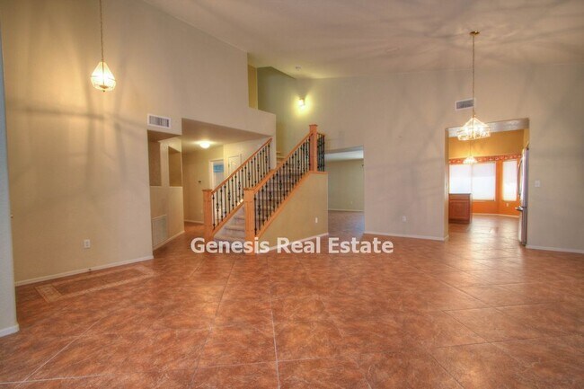Building Photo - Large 5 Bedroom in Star Valley