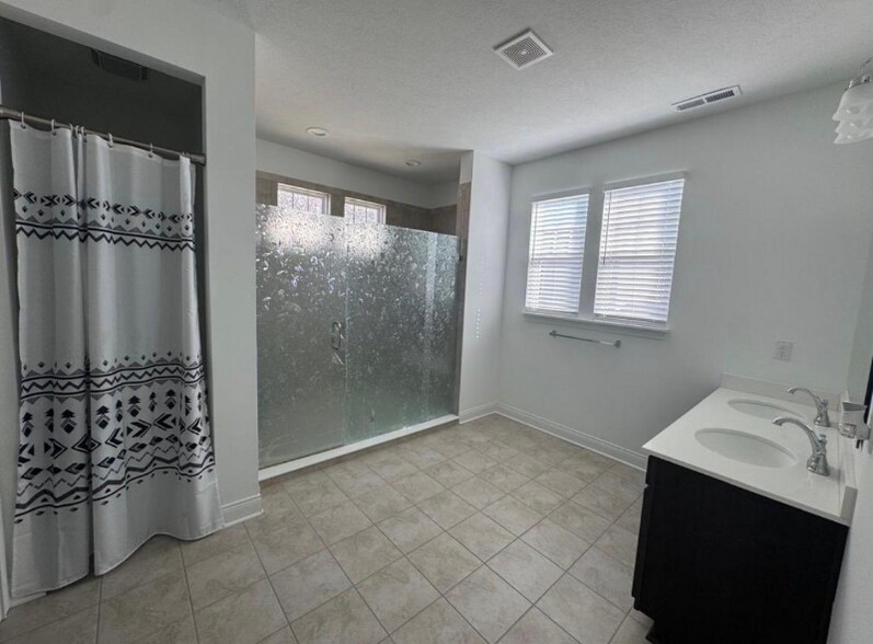 Building Photo - 6995 Pickett Pl