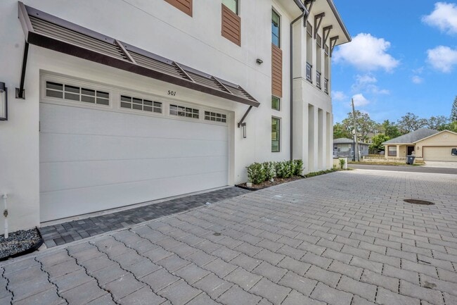 Building Photo - New Construction- walk to Park Avenue
